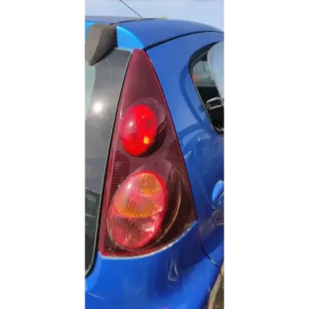 Feu arriere droit peugeot 107