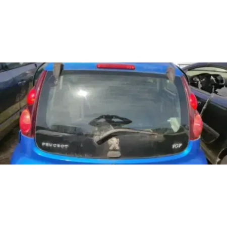 Malle / hayon / coffre peugeot 107
