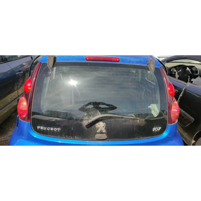 Malle / hayon / coffre peugeot 107