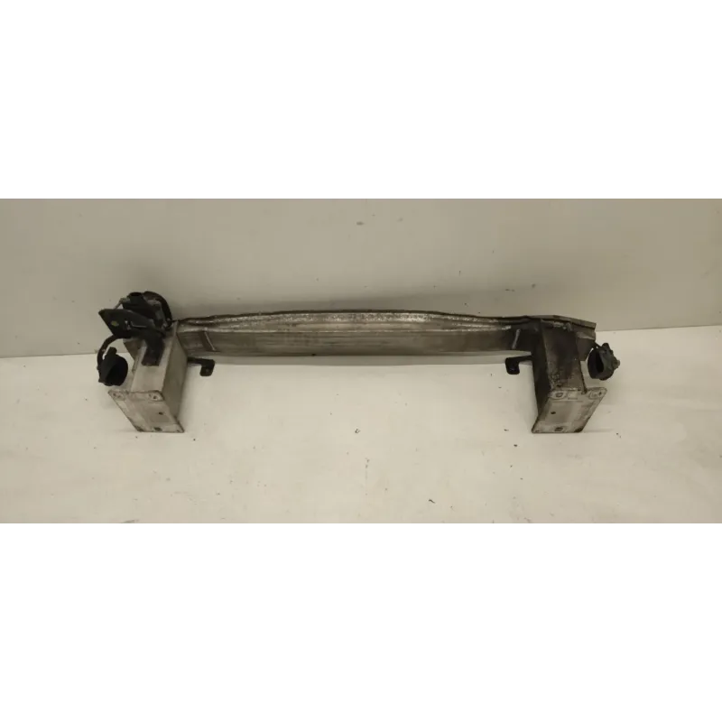 Traverse superieur armature avant audi a4 8k b8