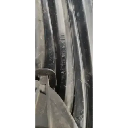 Feu arriere gauche peugeot 208