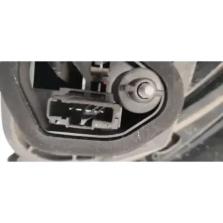 Feu arriere gauche peugeot 208