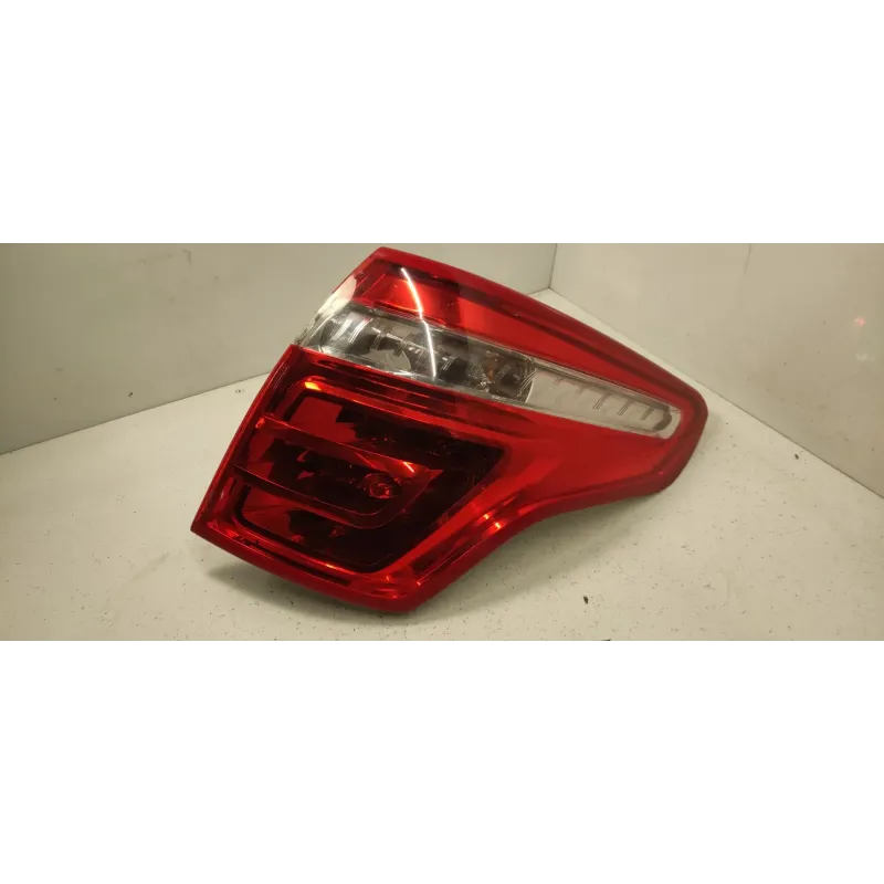Feu arriere droit citroen c4 picasso
