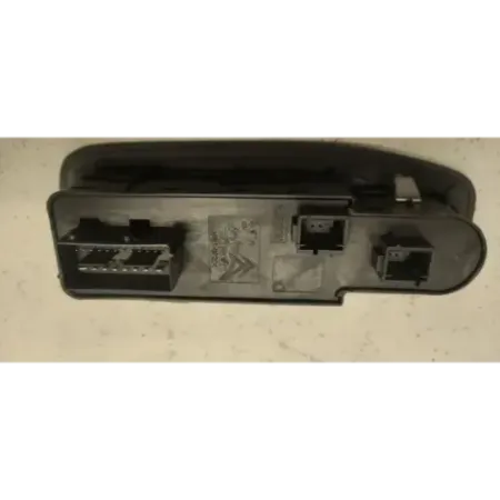 Commande leve-glace porte avant gauche peugeot 208