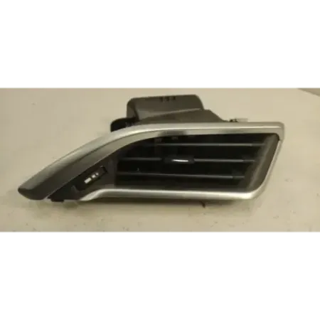 Grille aeration avant droite peugeot 208