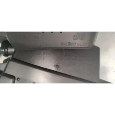 Grille aeration avant droite peugeot 208