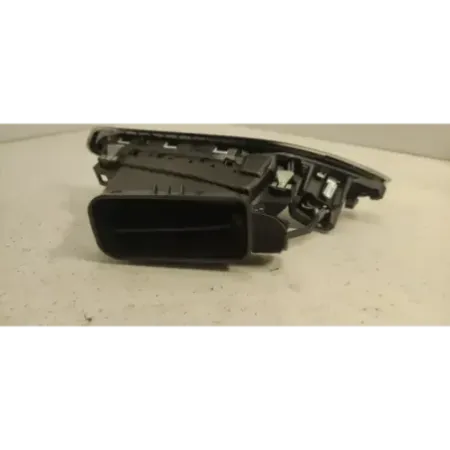 Grille aeration avant droite peugeot 208