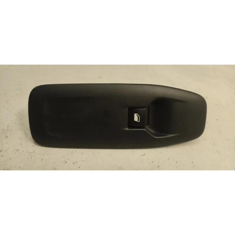Commande leve-glace porte avant droit peugeot 208