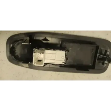 Commande leve-glace porte avant droit peugeot 208