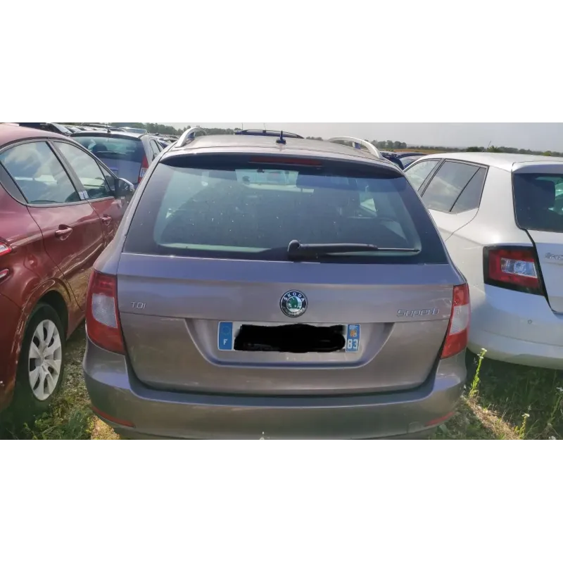 Malle / hayon / coffre skoda superb 3t