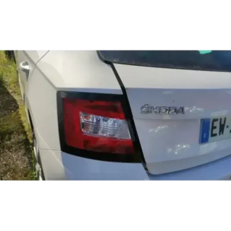 Feu arriere gauche skoda fabia mk3 nj