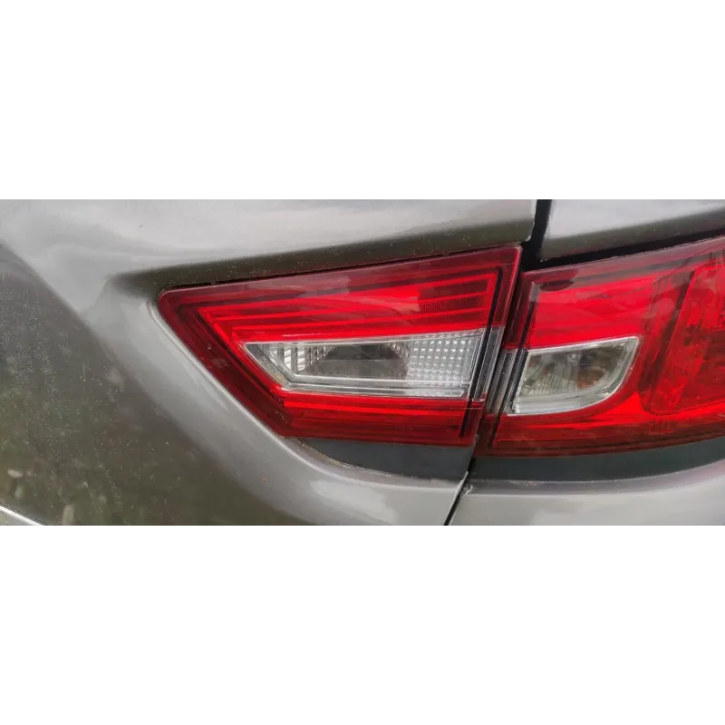 Feu arriere interieur droit renault clio 4 iv