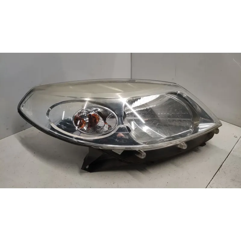 Phare droit dacia sandero 1 i
