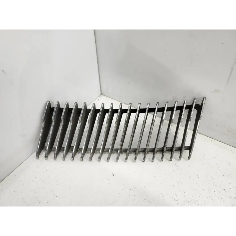 Grille capot gauche bmw serie e3