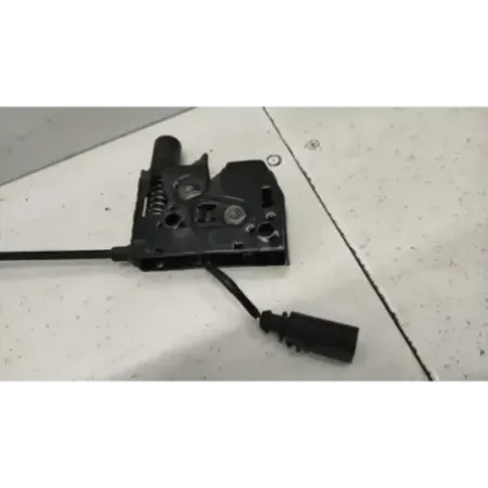 Serrure capot audi a3 8v