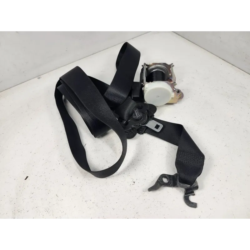 Ceinture avant droite bmw serie 1 e87/e81