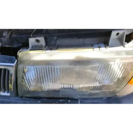 Phare gauche saab 900