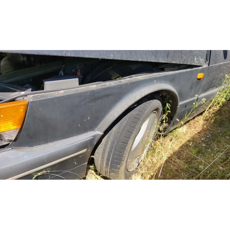Aile avant gauche saab 900