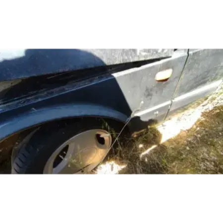 Aile avant gauche saab 900