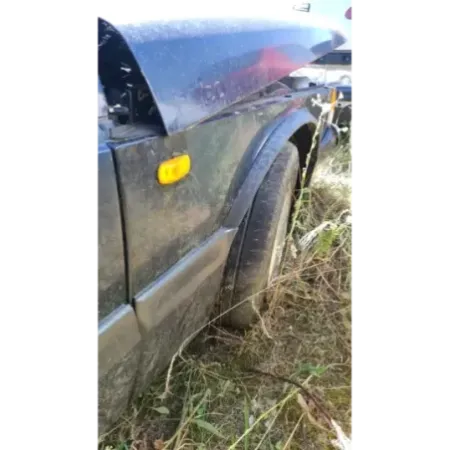 Aile avant droite saab 900