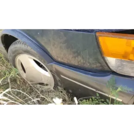 Aile avant droite saab 900