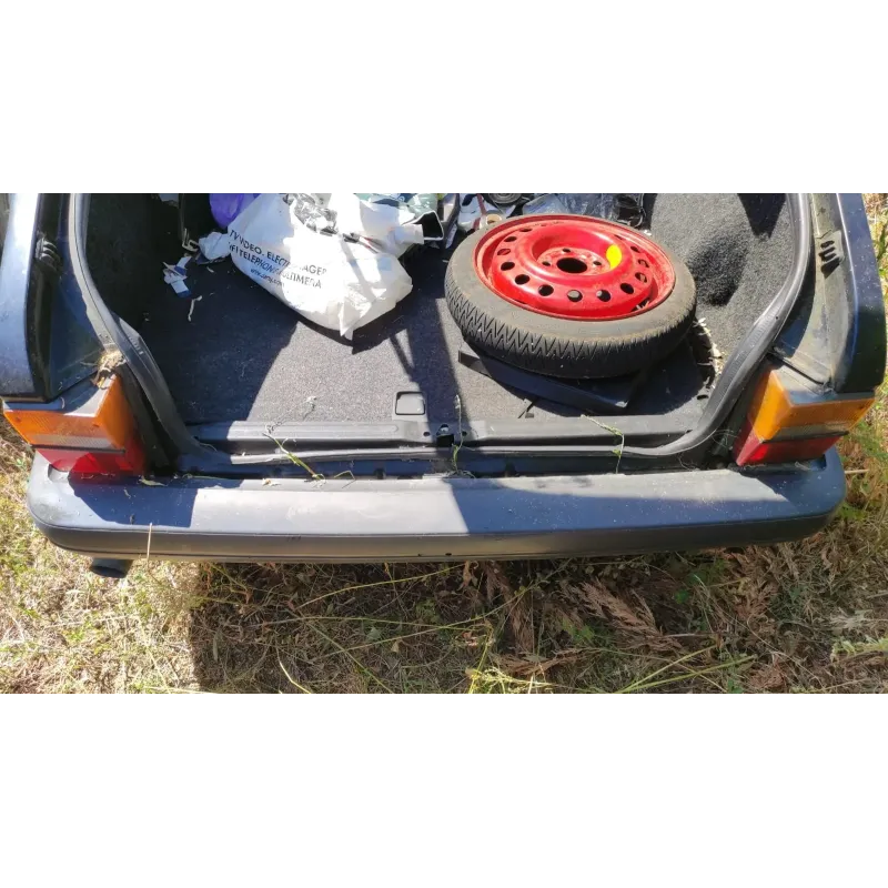 Pare-choc arriere saab 900