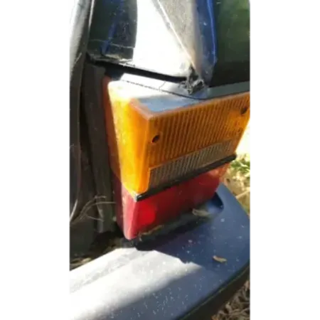Feu arriere droit saab 900