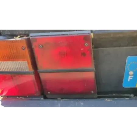 Feu arriere interieur gauche saab 900