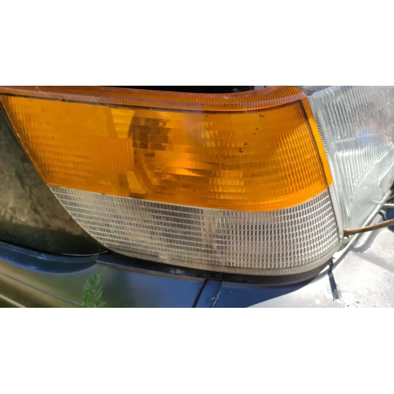 Clignotant avant droit saab 900