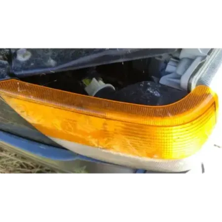 Clignotant avant droit saab 900