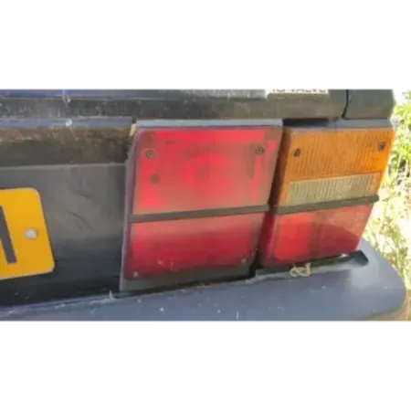 Feu arriere interieur droit saab 900