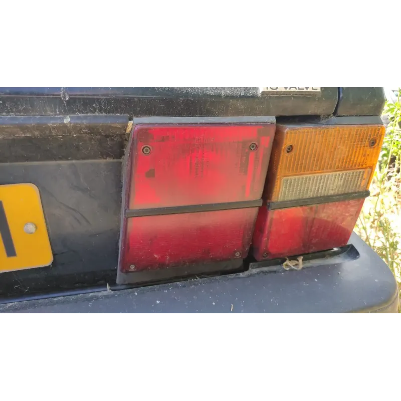 Feu arriere interieur droit saab 900