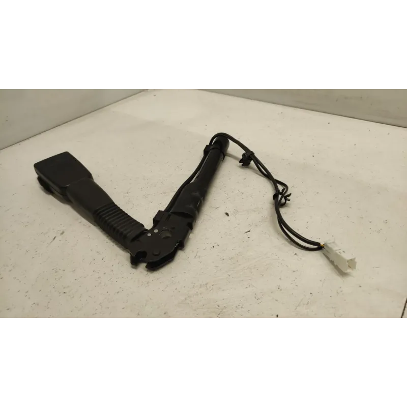 Pretensionneur avant droit bmw serie 1 f20/f21