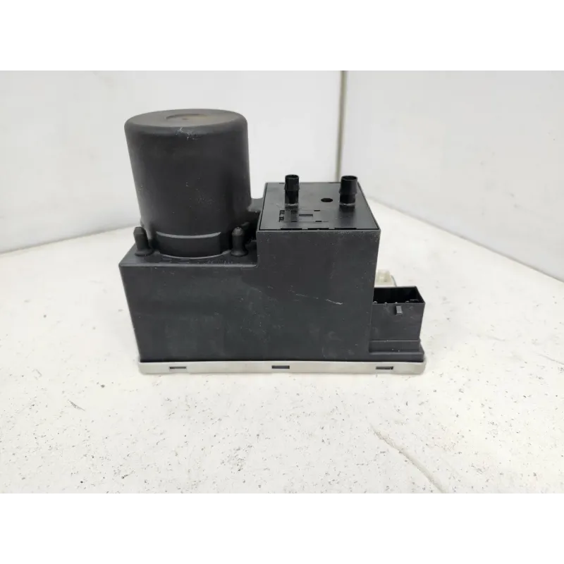 Pompe a vide fermeture centralisee audi a4 8d b5