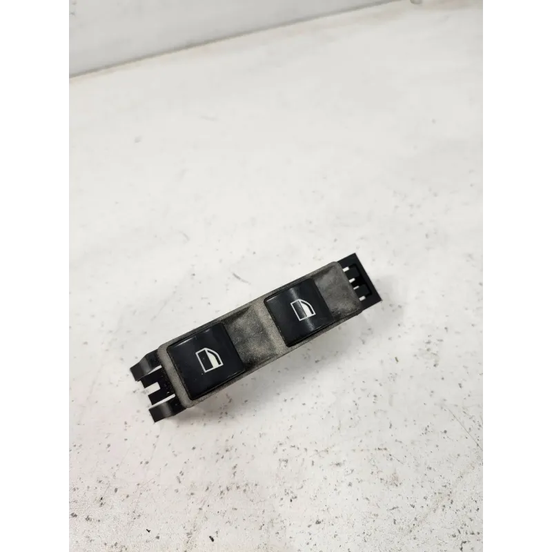 Commande leve-glace porte avant droit bmw serie 3 e46
