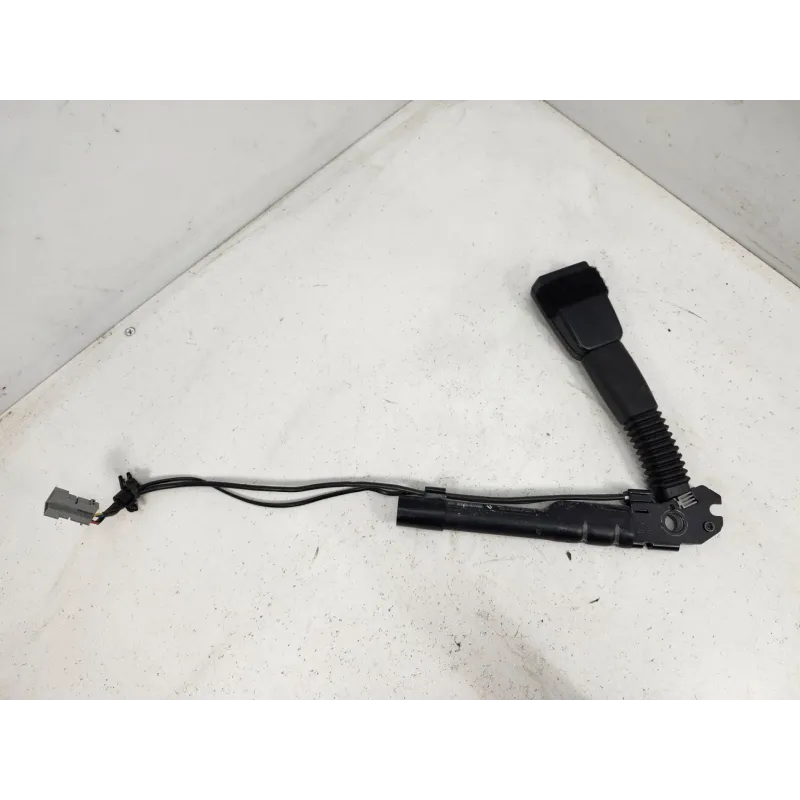 Pretensionneur avant droit bmw serie 1 e87/e81