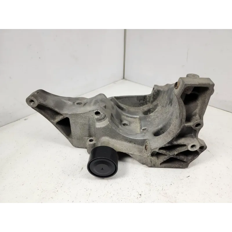 Support alternateur bmw serie 1 e87/e81