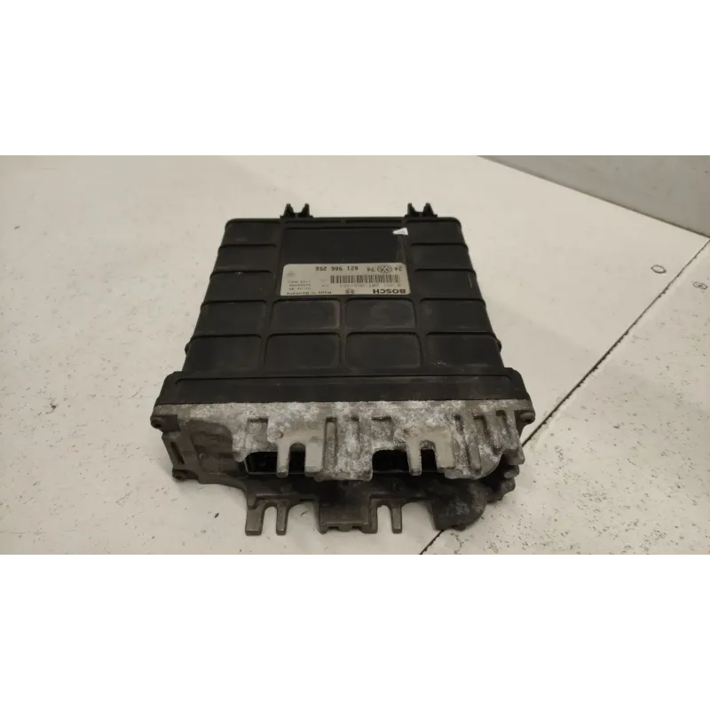 Calculateur moteur volkswagen golf 3 iii