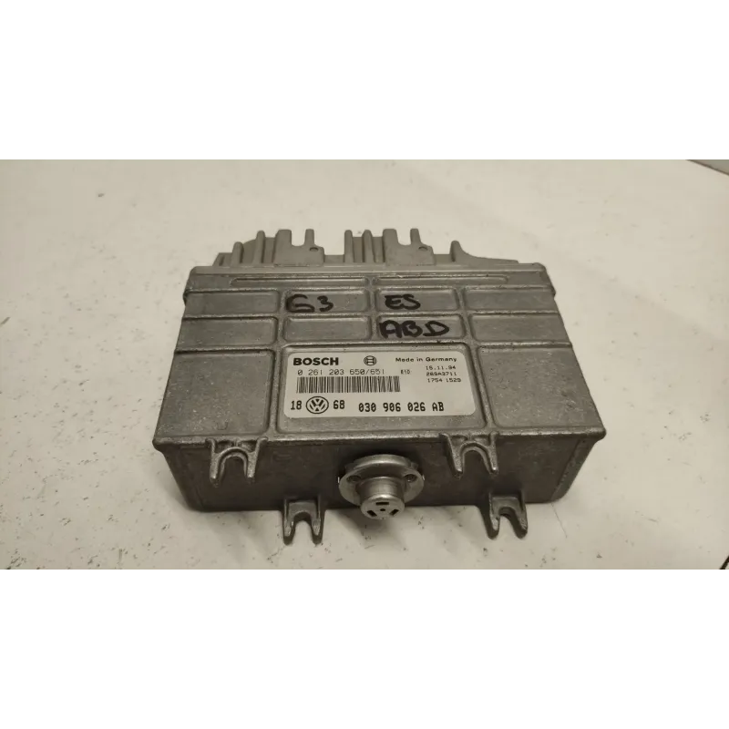 Calculateur moteur volkswagen golf 3 iii