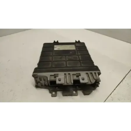 Calculateur moteur volkswagen golf 4 iv