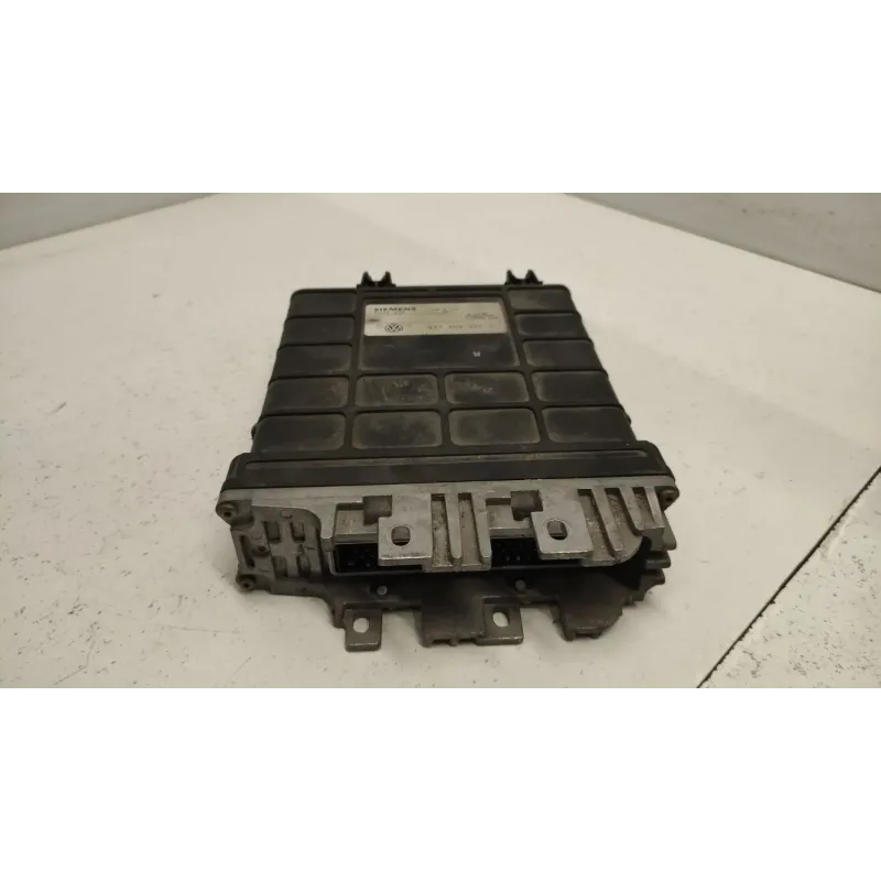 Calculateur moteur volkswagen golf 4 iv