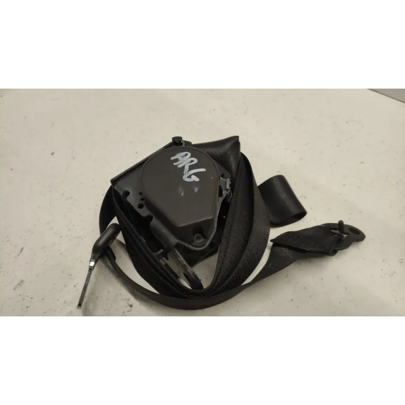 Ceinture arriere gauche bmw serie 1 f20/f21
