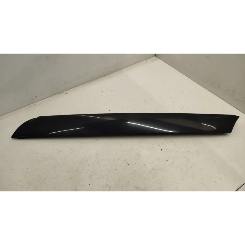 Montant de pare brise avant droit mini countryman r60