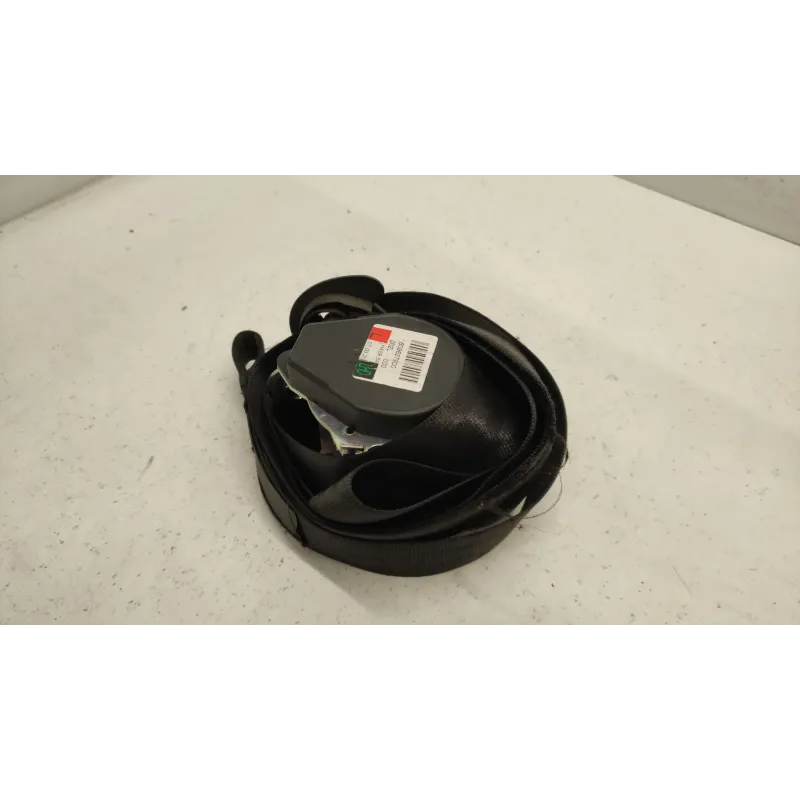 Ceinture avant gauche volkswagen golf 5 v