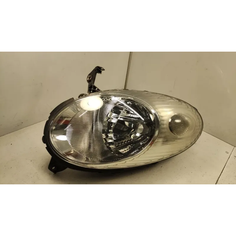 Phare droit nissan micra