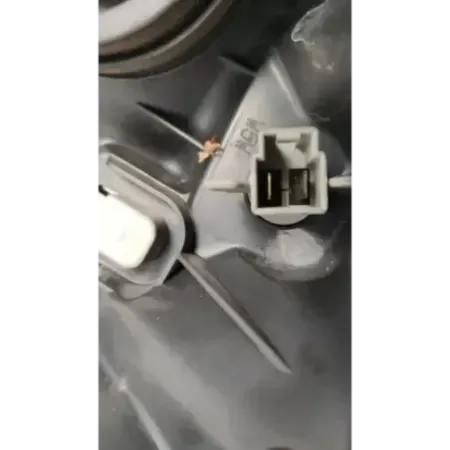 Phare droit nissan micra