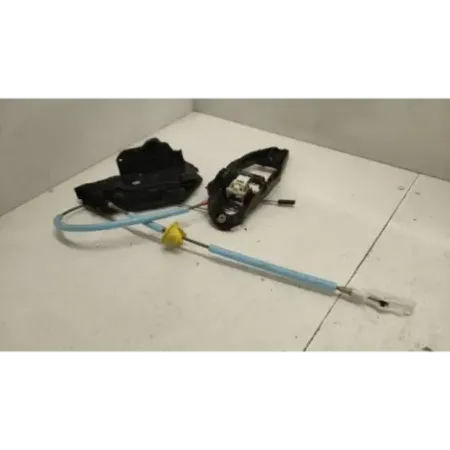 Serrure porte avant droit bmw serie 1 f40