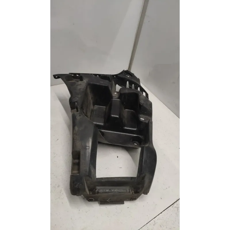 Support gauche pare-choc arriere bmw serie 1 f40