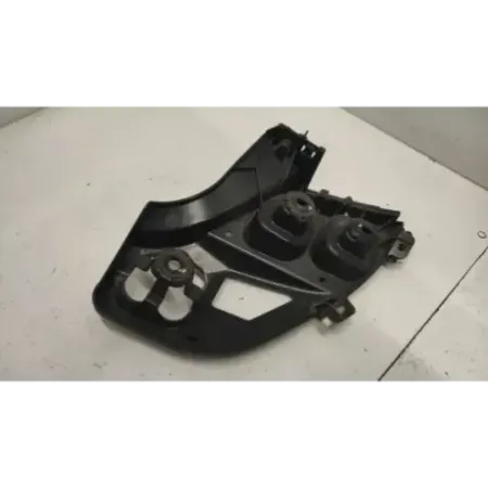 Support gauche pare-choc arriere bmw serie 1 f40