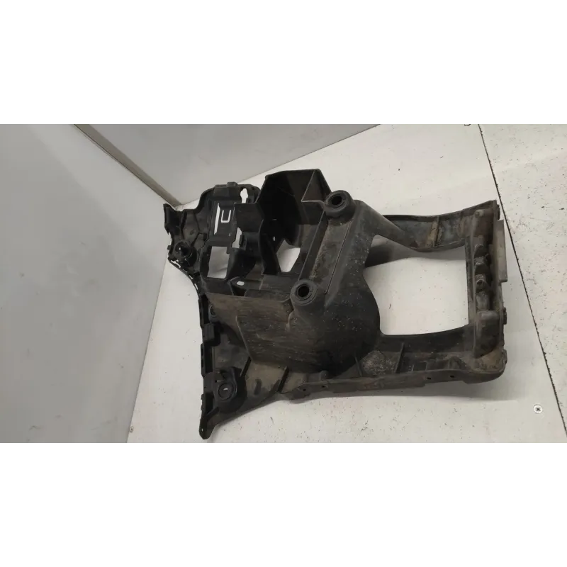 Support droit pare-choc arriere bmw serie 1 f40